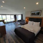 Canary Hotell 3*