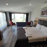 Canary Hotell