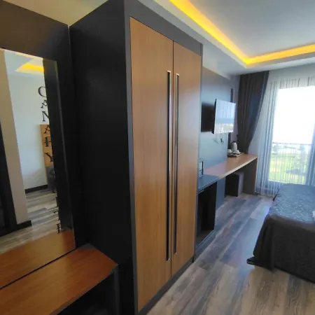 Canary Hotel 3*